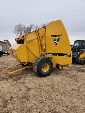 Main image Vermeer 605N Cornstalk Special